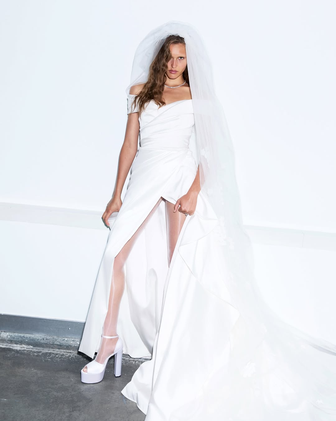 @voguefrance 'spécial mariage' october issue⁣
⁣
Photographer @carinbackoffphoto⁣
Senior Visual Editor @michaela_perau⁣
Fashion & Image Director-At-Large @alastairmckimm⁣
Model @angelinakendall_⁣
Casting Director @imurillo⁣
Makeup @iamjamalscott⁣
Hair @mustafayanaz⁣
Nails @nailnori⁣
Production #brachfeld⁣
⁣
Special thanks to : @brockdehaven #mariavarela