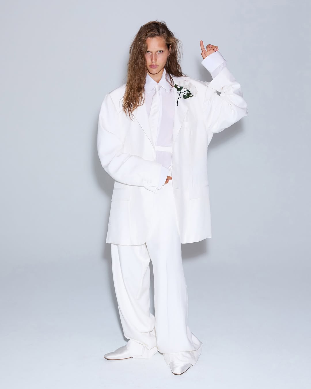 @voguefrance 'spécial mariage' october issue⁣
⁣
Photographer @carinbackoffphoto⁣
Senior Visual Editor @michaela_perau⁣
Fashion & Image Director-At-Large @alastairmckimm⁣
Model @angelinakendall_⁣
Casting Director @imurillo⁣
Makeup @iamjamalscott⁣
Hair @mustafayanaz⁣
Nails @nailnori⁣
Production #brachfeld⁣
⁣
Special thanks to : @brockdehaven #mariavarela