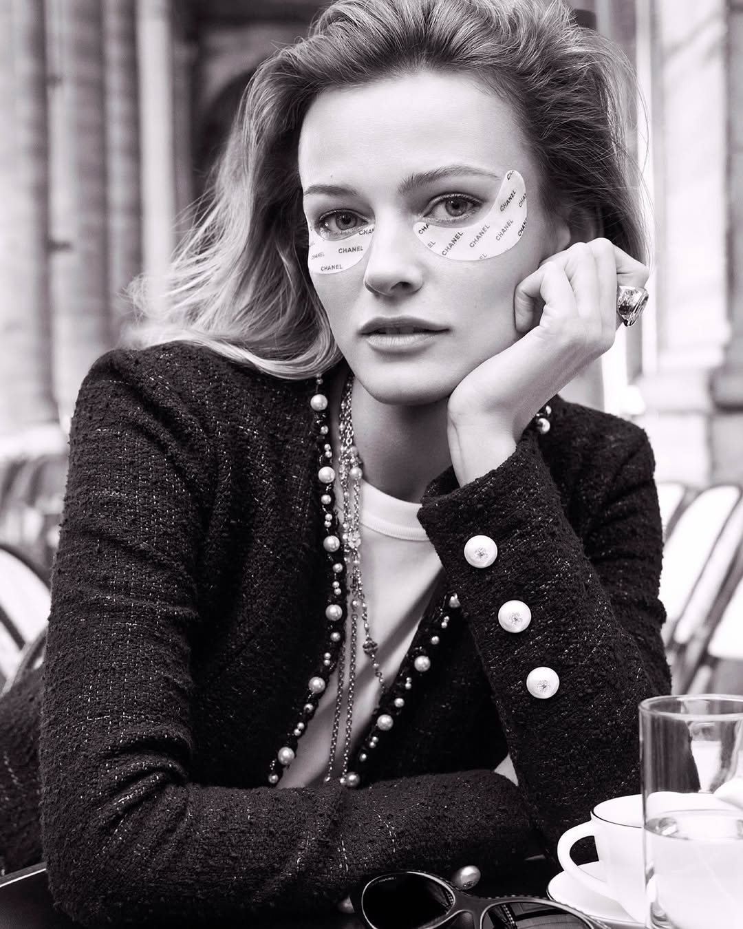 @chanelofficial @chanel.beauty le lift flash eye⁣
⁣
Photographer @karimsadli⁣⁣
Model @edita_vilkeviciute⁣
Stylist @elodiedavid⁣
Hair @stephanelancien⁣
Makeup @therealstephanemarais⁣
Nails @alexandrajanowski⁣⁣
Set Design @antoine_lamperiere⁣
Production #brachfeld ⁣⁣
⁣⁣
Special thanks to : @clement_camaret @adrien_cantenot @paranoid_angel_999 @gwenaellemm @adnan_el_alemani @nyfcarpe @enora_prt #alexandregimenez @t.chapuis @antoine_truffaut_ @arno_martin ⁣