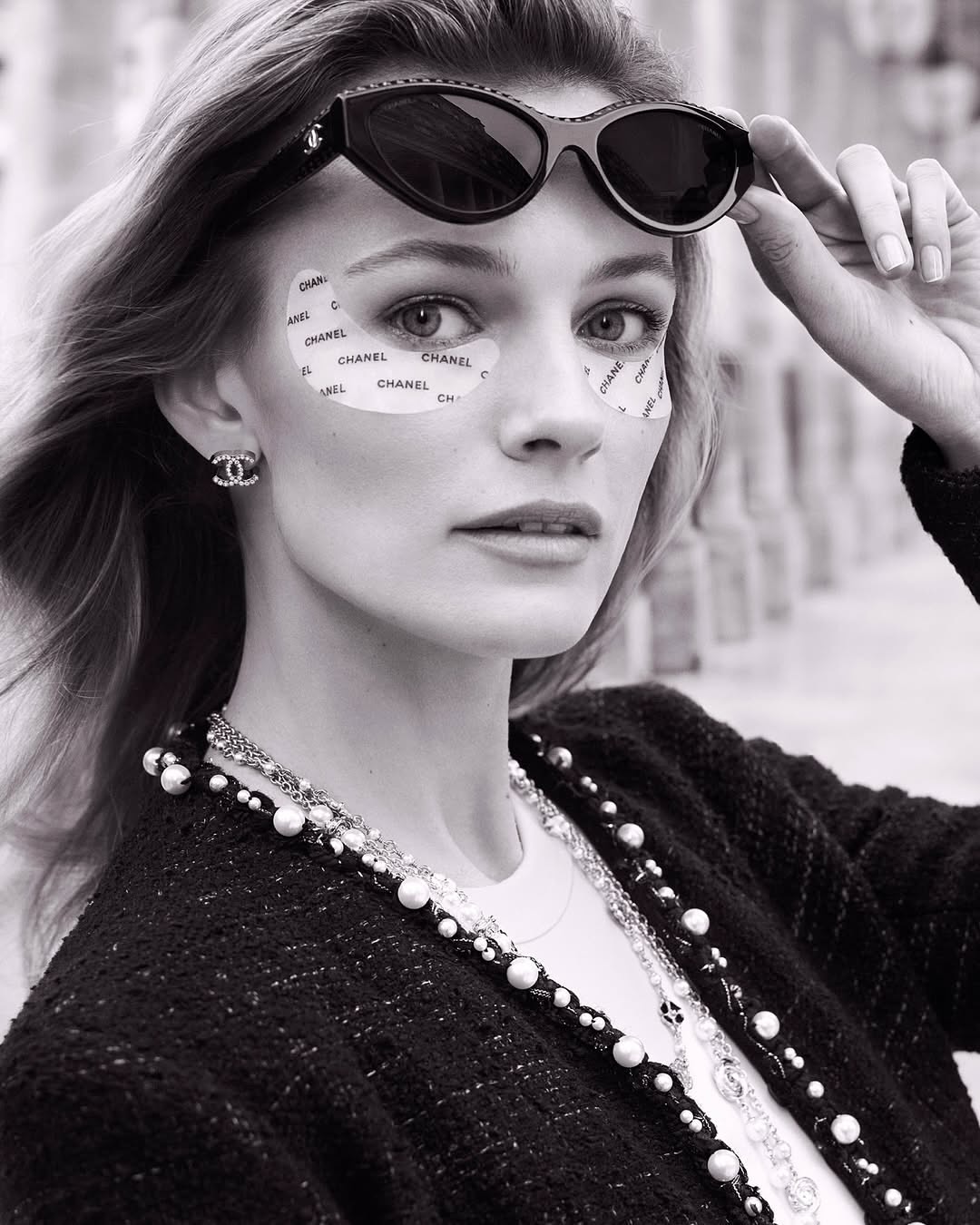 @chanelofficial @chanel.beauty le lift flash eye⁣
⁣
Photographer @karimsadli⁣⁣
Model @edita_vilkeviciute⁣
Stylist @elodiedavid⁣
Hair @stephanelancien⁣
Makeup @therealstephanemarais⁣
Nails @alexandrajanowski⁣⁣
Set Design @antoine_lamperiere⁣
Production #brachfeld ⁣⁣
⁣⁣
Special thanks to : @clement_camaret @adrien_cantenot @paranoid_angel_999 @gwenaellemm @adnan_el_alemani @nyfcarpe @enora_prt #alexandregimenez @t.chapuis @antoine_truffaut_ @arno_martin ⁣