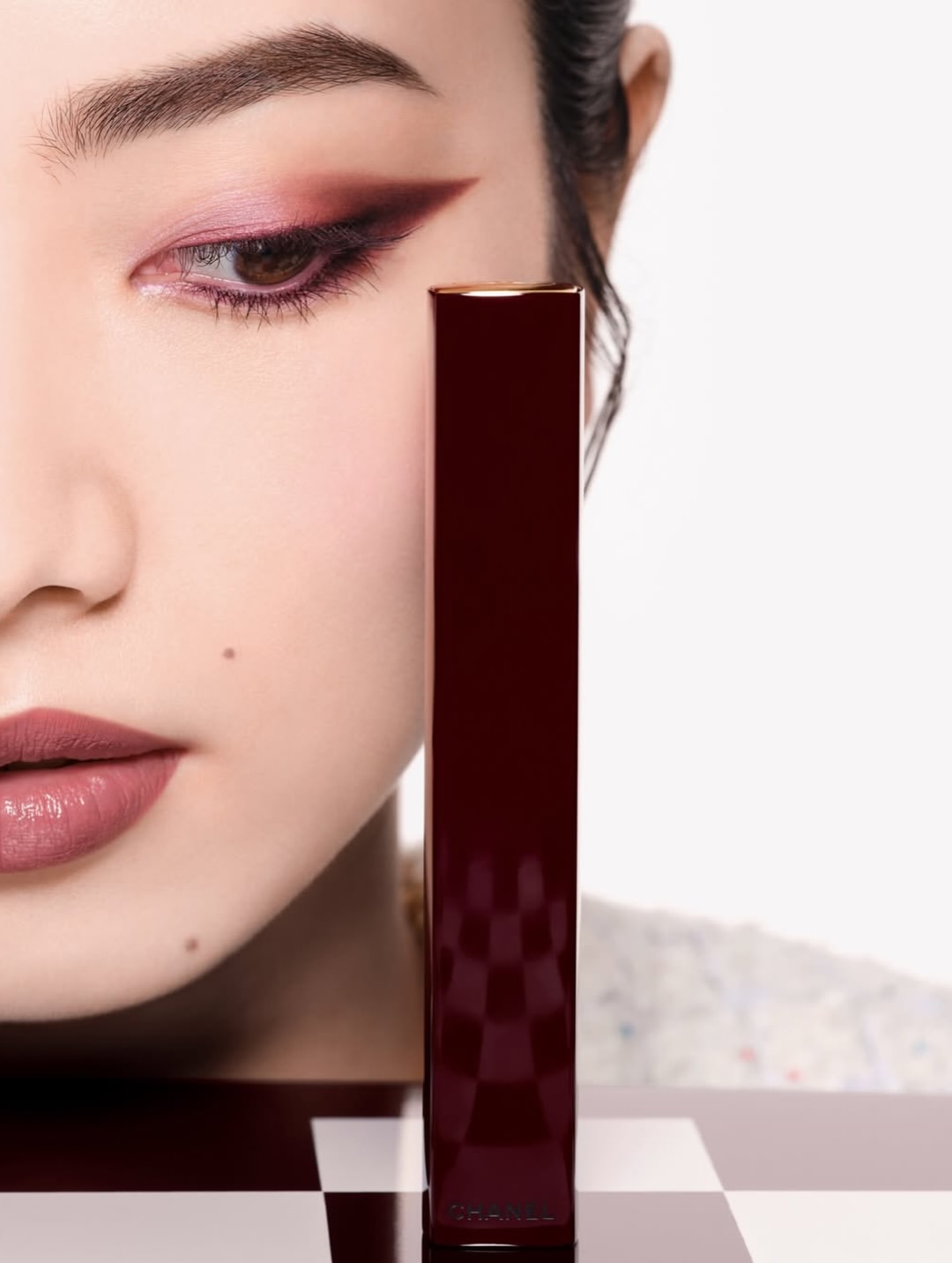 @chanelofficial @chanel.beauty the rouge noir collection

Photographer & Director @solvesundsbostudio
Talent @konichan7 
Stylist @leilasmara
Chanel global makeup creative partner @ammydrammeh
DOP @philippe.lesourd.asc
Hair @stephanelancien⁣
Nails @alexandrajanowski
Tailor @mmichaelgunther⁣
Set Design @jm.bertin
Production #brachfeld⁣
⁣
Special thanks to : @clement_camaret #charlessels @adrien_cantenot @paranoid_angel_999 @gwenaellemm #alexandregimenez @nyfcarpe @_iamenora_ @georgio_jack #alexandrecataudella @lowris___ @w.a.r.o