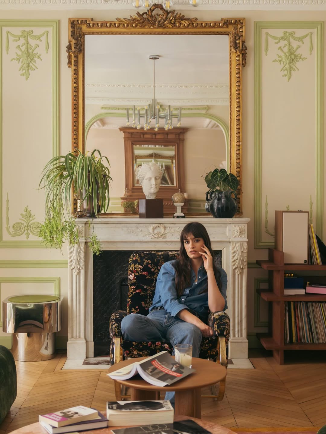 The Socialite Family |  Jan. 26