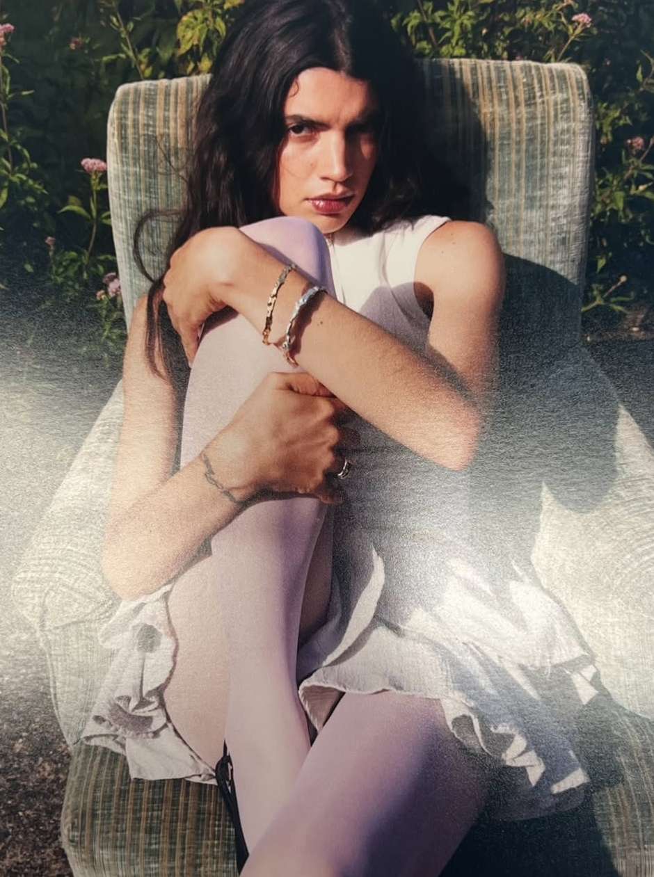 FEMALE GAZE SE 03/06/26