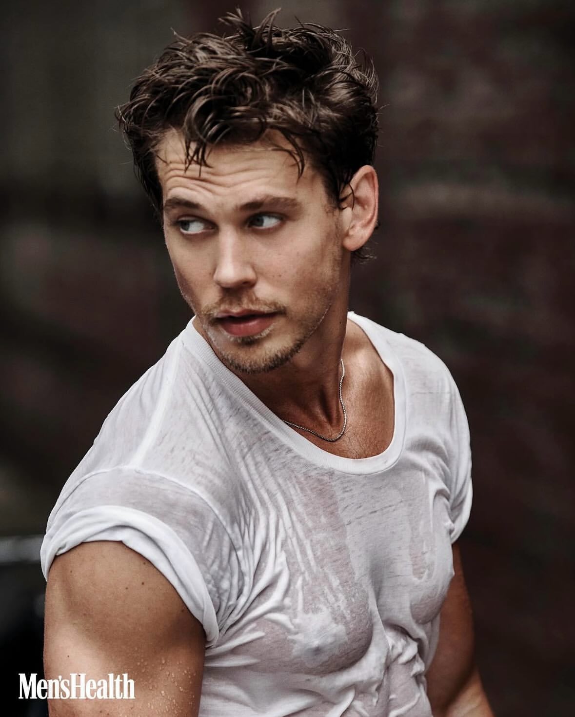 A little treat ahead of your holiday weekend @austinbutler for @menshealthmag 🥲

#CaughtStealing star #AustinButler shot by @matthewbrookesphoto for the new #menshealthmag 
Producer @yaelakayaya + @zachyproducer 
Visual Director @runred 
Entertainment Director @whatisnojan 
Stylist #RyanHastings
Groomer @jamie_grooming 
Set Design @mishkabeluga 
#abs #sweat #triumphmotorcycles #austin #menshealth #boxing #brooklyn #happyfriday #matthewbrookes #crawfordandcoproductions