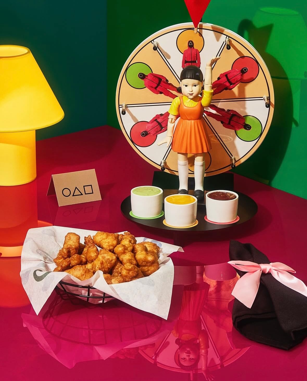 A little #StrangerThings + #SquidGames + #Bridgerton food fun for @netflixbites in #vegas 🍕

The new #NetflixBites restaurant menu options shot by @stephaniegonot + produced by @zachyproducer + @ziadgeorges 
Food Styling @vegetarianspacestation 
Set Design @lizaminnelson @spun_boi 
Thanks @jeneschmitz @redeyereps for having us 🕸️
#netflix #lasvegas #lasvegasfood #eleven #pizza #foodstyling #drinkstyling #theupsidedown #redlightgreenlight #demagorgon #halloween #crawfordandcoproductions