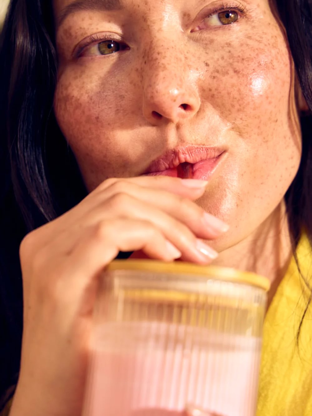 Fresh-faced campaign for @vitalproteins ✨

#VitalProteins product shot by @jimmymarble and produced by @zachyproducer 
Wardrobe @leahadicoff 
Glam @alixyoungblood_beauty 
Props @masterplanlosangeles 
Thanks @apostrophereps for having us 🏃🏻🏃🏽‍♀️🏃🏼‍♂️
#vital #protein #collagen #collagendrink #peptides #workoutmotivation #hydration #glowing #postworkout #jimmymarble #crawfordandcoproductions