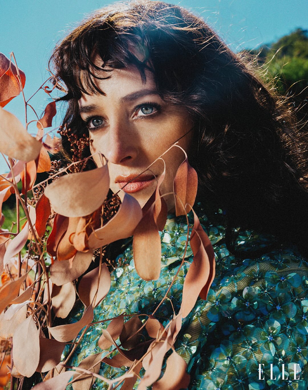 Miss @dakotajohnson for @ellebrasil 📹

#DakotaJohnson shot by @gleesonpaulino and produced by @litmediapro @sharonbattat @zoeturjacanin and @zachyproducer @ziadgeorges 
Fashion Editor @julianagmnz 
Stylist @nanasantiago 
Makeup @georgieeisdellmakeup 
Hair @marktownsend1 
Nails @ashlie_johnson 
Prop Stylist @darling__design 
Digital/Lighting Tech @brando_kalpisian 
#dakota #elle #ellemag #covershoot