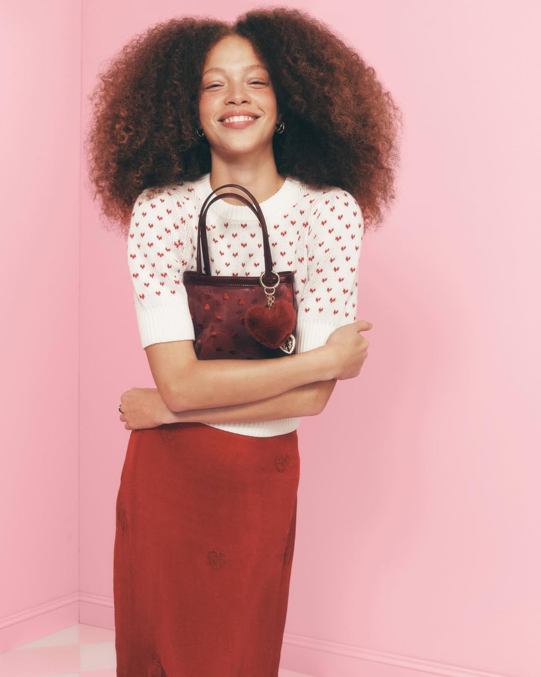 Galentine’s Cuties ready for the holiday @target ❣️
#ValentinesDay babes shot by @tomschirmacher and produced by @zachyproducer
Creative @lyndsygilbertson + @afrahm
Stylist @moniquebean
Hair @amber_duarte
Makeup @nathanhejl
Nails @michinail
Thank you @mrhectorsantana for having us 💘
#vday #target #targetstyle #hearts