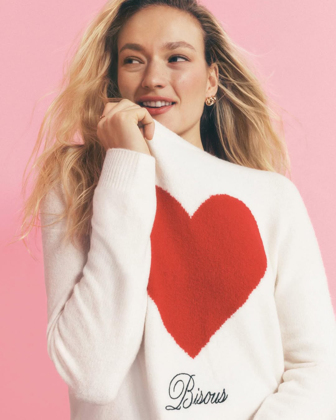 Galentine’s Cuties ready for the holiday @target ❣️
#ValentinesDay babes shot by @tomschirmacher and produced by @zachyproducer
Creative @lyndsygilbertson + @afrahm
Stylist @moniquebean
Hair @amber_duarte
Makeup @nathanhejl
Nails @michinail
Thank you @mrhectorsantana for having us 💘
#vday #target #targetstyle #hearts