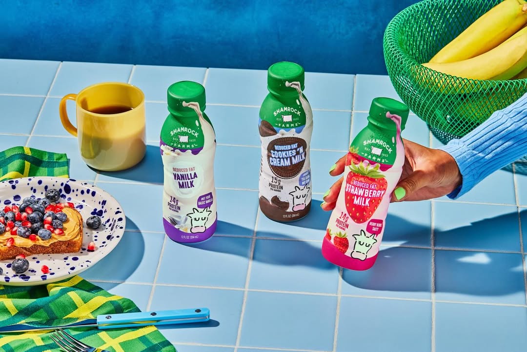 Dairy party @shamrockfarmsmilk š
#ShamrockFarms milks, creams and #cottagecheese shot by @stephaniegonot and produced @zachyproducer + @ziadgeorges
Food Stylist @vegetarianspacestation
Set Stylist @lizaminnelson
Stylist @leahadicoff
Hair + Makeup @sandyganzer
Talent @closeupmodelsagency
Thank you @redeyereps for having us š„
#milky #creamy #dairy