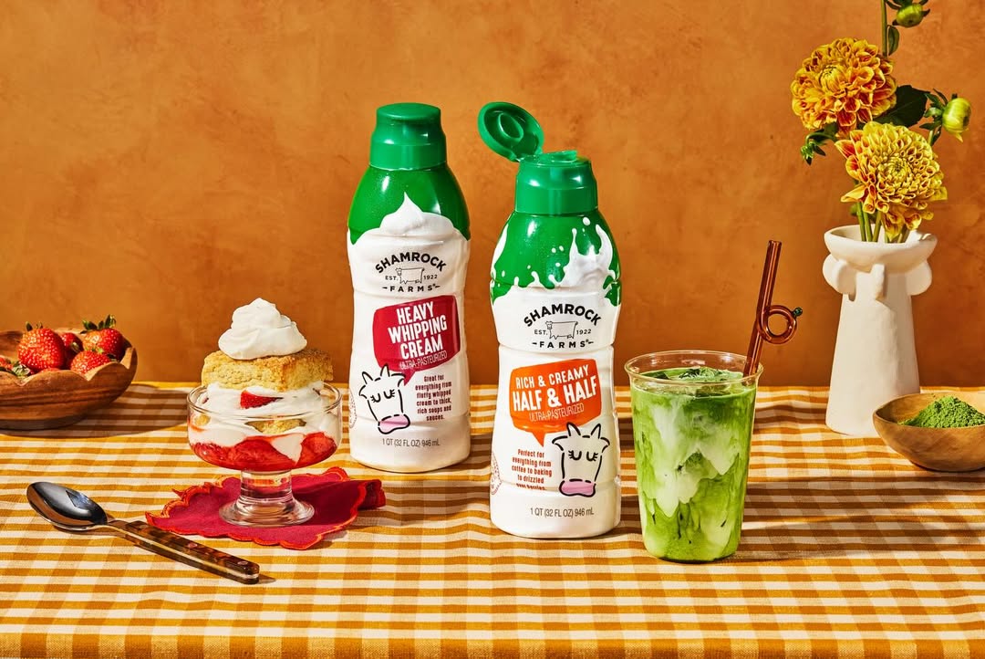 Dairy party @shamrockfarmsmilk 🐄
#ShamrockFarms milks, creams and #cottagecheese shot by @stephaniegonot and produced @zachyproducer + @ziadgeorges
Food Stylist @vegetarianspacestation
Set Stylist @lizaminnelson
Stylist @leahadicoff
Hair + Makeup @sandyganzer
Talent @closeupmodelsagency
Thank you @redeyereps for having us 🥛
#milky #creamy #dairy