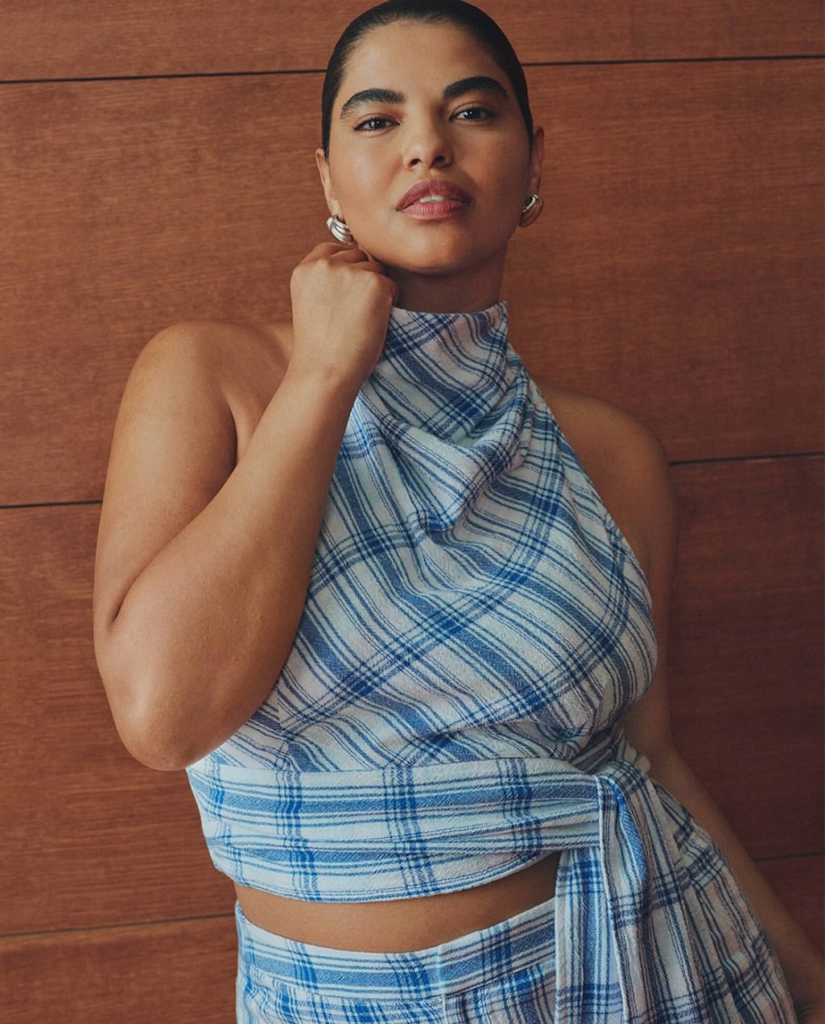The new @rosie_assoulin x @target collab out now 😍 

#RosieAssoulin for #Target shot by @sumustecaplioglu and produced by @zachyproducer 
Creative @lyndsygilbertson @brennasigne 
Styling @natscicolone 
Makeup @tracymurphymua 
Hair @amber_duarte 
Nails @misspopnails 
Sets @mc.santana 
Thank you @tiffanidodge @tessalwarren ❤️🤍
#targetstyle #womensfashion #stripes
