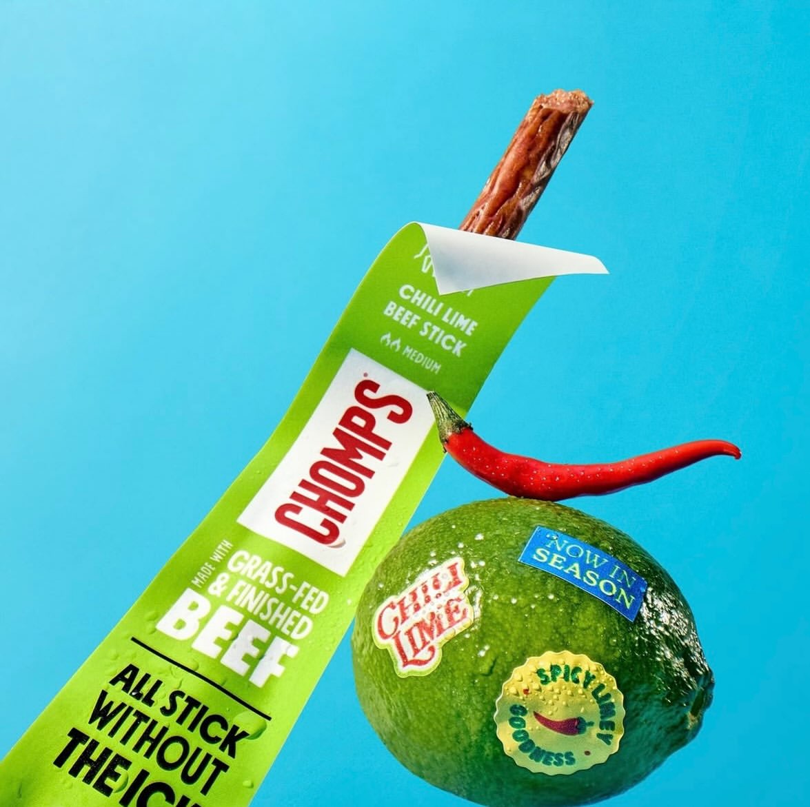 God we love a meat stick @chomps 🌶️

New #Chomps #chililime flavor shot by @stephaniegonot and produced by @zachyproducer + @ziadgeorges 
Sets @gabriela_cobar 
Food Styling @alinahardin 
Thank you @redeyereps for having us 🍋‍🟩
#protein #meatlovers #foodphotography