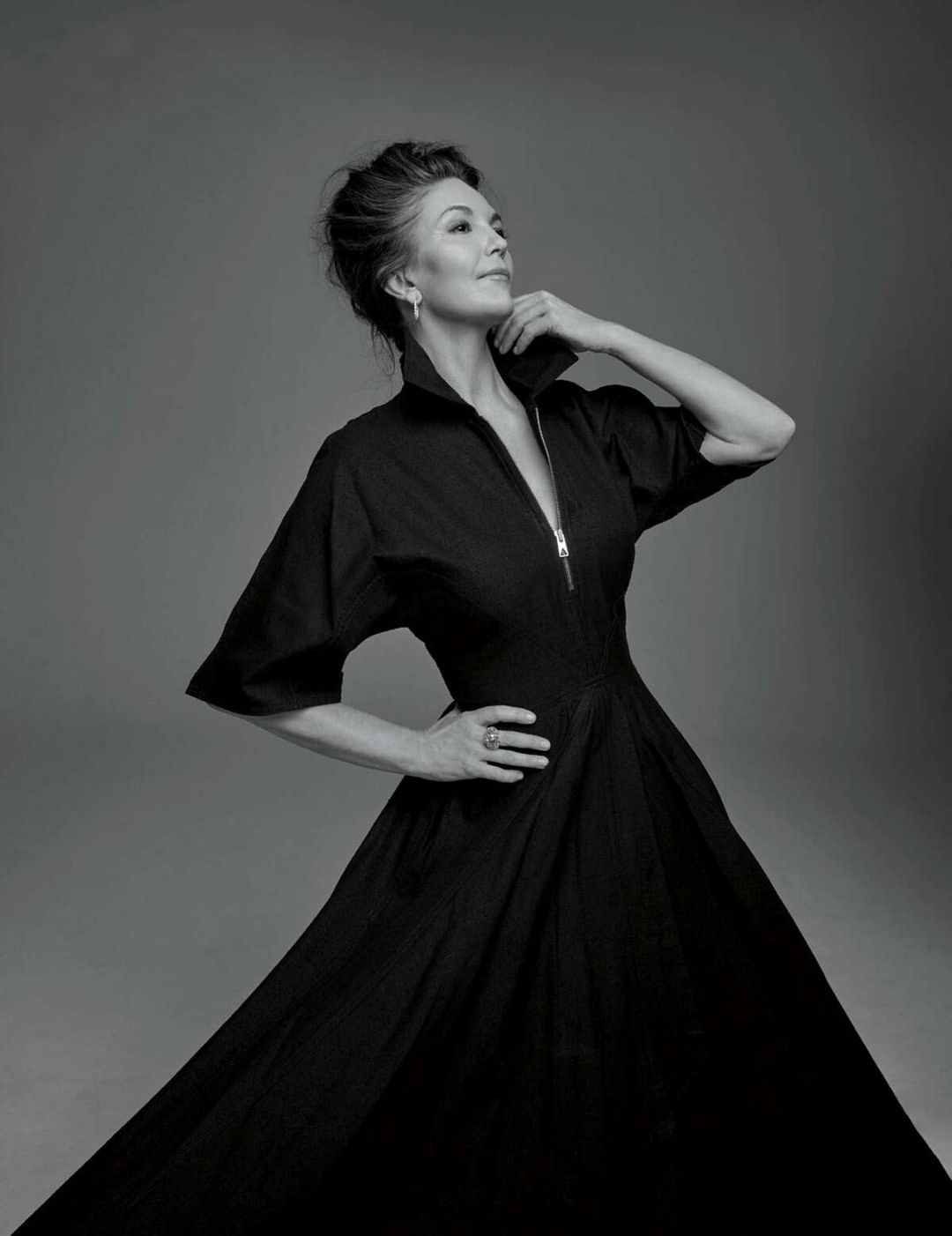Still not over this shoot for Emmy Magazine @televisionacad featuring legends Diane Lane, Tom Hollander, @naomiwatts, @chloessevigny, @demimoore, Calista Flockhart & @mollyringwald for @feudfx’s Capote vs.The Swans.

Studio: Daylight Studio 
📸: @robertascroft
Glam: @bradgoreski @djquintero @kristoferbuckle @kyrapanchenko_mkup @marywilesmakeup @wigorama.chrisclark @wigmakerassociates
🎉: @carriegrams_ @opusbeauty
#FeudFX #EmmyMagazine #DaylightStudio