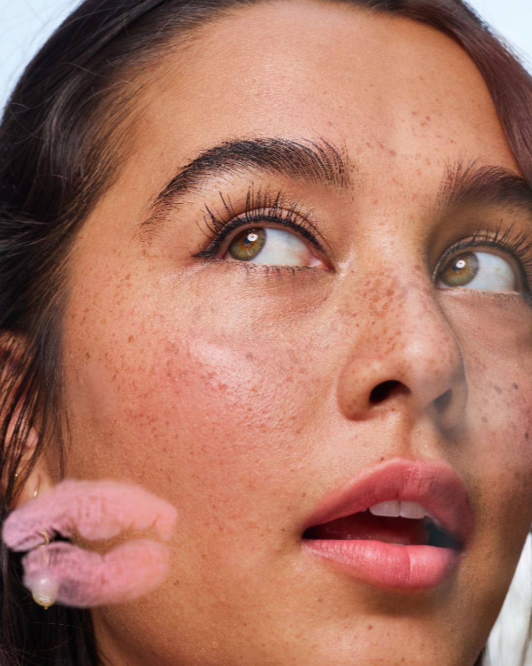 There’s nothing quite like seeing innovative beauty concepts come to life. 

Congratulations to the @CoverGirl team for launching their Clean Fresh YummyBlur — a fresh, lightweight formula leaving your lips smooth, diffused, and perfectly blurred. 

Always a pleasure to support such creativity, and we can guarantee the shoot was just as sweet as the name. 

Studio: Daylight Studio
Stylist: @rachel_stickley_
Creative: @hayescarly_ @allisoninsel
Digital: @still_artists
Assist @adamkbright
Retouching @dtouchcreative
Art Director: @allisoninsel
Photography: @alimitton @robdowsleystudio @joshfuehner
Producer: @nowheelies
Video Director: @claragoldfarbdotcom

#HudsonYards #NYCStudio #CampaignShoot #CreativeProduction #BrandTeam #ModelLife #OnSet #TalentSpotlight #InStudio #BehindTheScenes #CoverGirl #EasyBreezyBeautiful #YummyBlur #DaylightStudio
