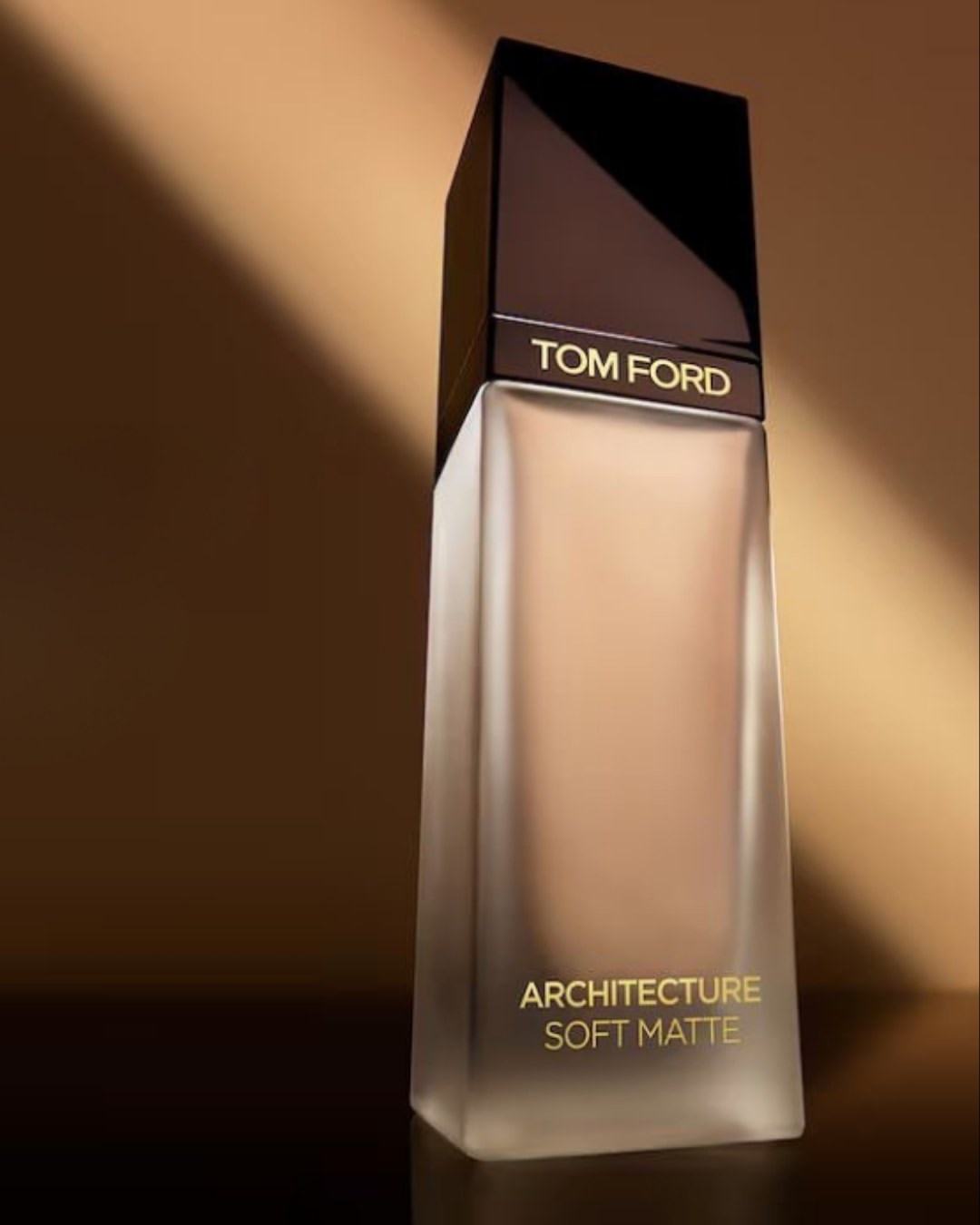 A flawless shoot for a flawless finish! The incredible @TomFordBeauty team brought their vision to life for their Architecture Soft Matte Blurring Foundation campaign — a formula that delivers 24-hour wear, oil control, and a seamless, transfer-proof finish. Officially our new go-to. 

Studio: Daylight
Creative Directors: @lgoldblum @Violentanase
Photography: @anthonytudisco
Models: @balangnyal @rosmaryaltuve
Wardrobe: @aliclairemarino
Makeup: @frankieboyd

#DaylightStudio #NYCstudio #Makeup #TomFord #Flatiron #FlatironStudio #Photoshoot #TomFordBeauty #FlawlessFilter #SoftMatteFoundation #LuxuryMakeup #BeautyShoot #FlawlessSkin #MakeupEssentials