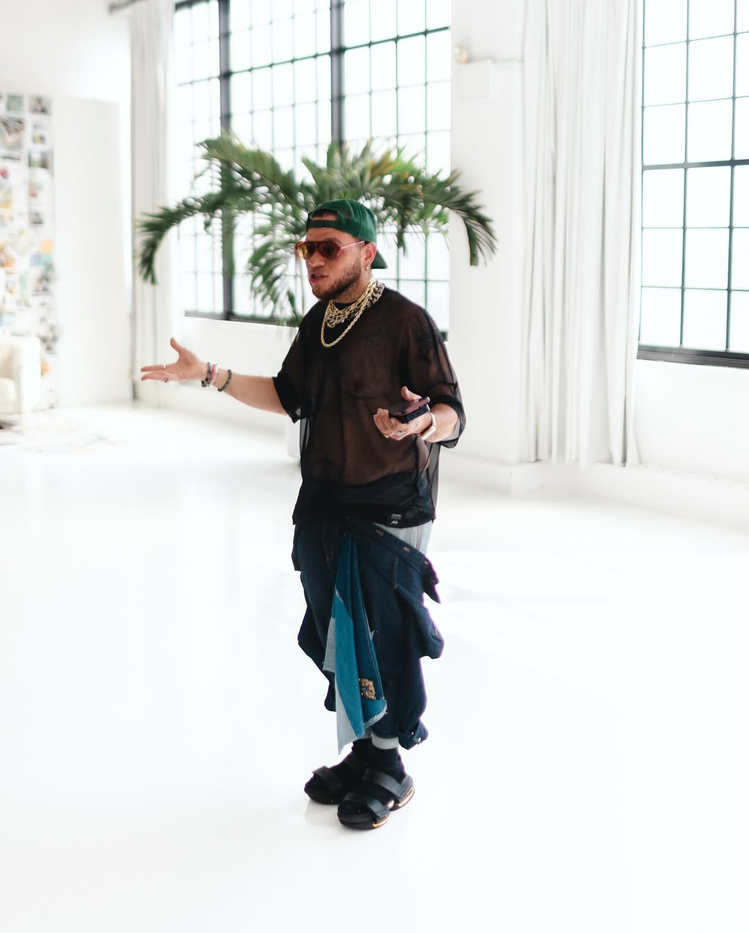 Recap photos taken by the amazing 
@jqrvisions capturing us all in our element @pink.maison @pinkmaisonshow in collaboration with @daylight studios. #celebritystylist #costumedesigner #fashionstylist