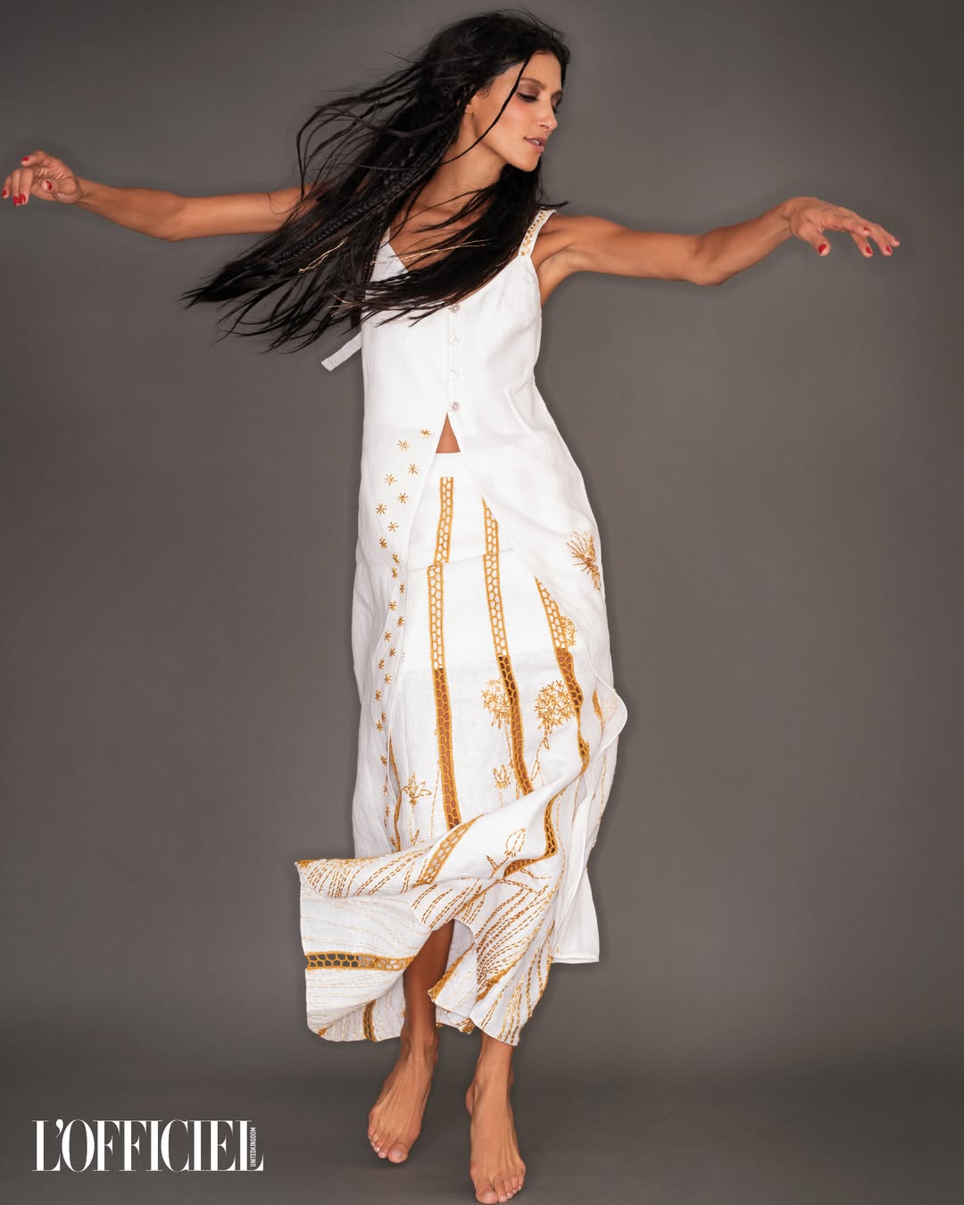 The iconic shoot of @lofficielunitedkingdom, showcasing @thaynasoare_ bringing her brand Thayná Caiçara to life in collaboration with @ronaldvanderkemp, fusing haute couture with Brazilian craftsmanship, needle-painting embroidery, and artisanal storytelling while championing mental health, cultural preservation, and authenticity in fashion.

Studio: Daylight
Talent: @thaynasoare_
Photography: @gilles_bensimon
 Photo Assistant: @samevansbutler
 Digital Tech: @thedavidjaffe
 Stylist: @karin.agstam
 Make-up: @deborahaltiziomakeup
 Hair: @danielaberlinyc
 Project Manager: @julkorn_

#HauteCouture #FashionPhotography #BehindTheScenes #StudioLife #DaylightStudio #L'OFFICIEL