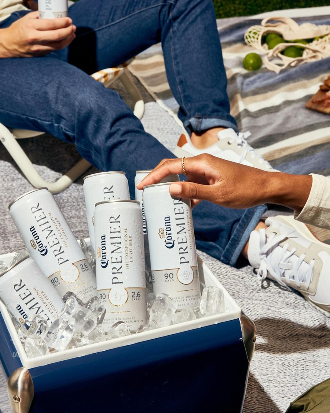 Corona Premier |  Dec. 23