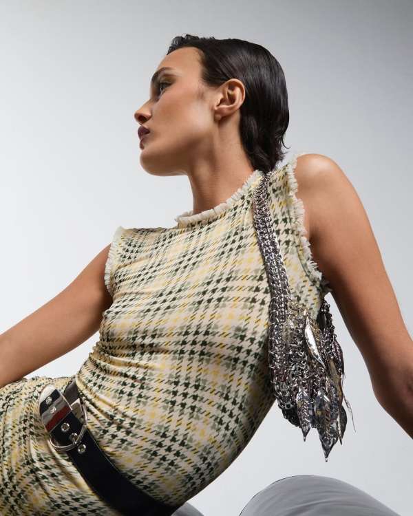 We watch you !!! New edito for @schonmagazi...
