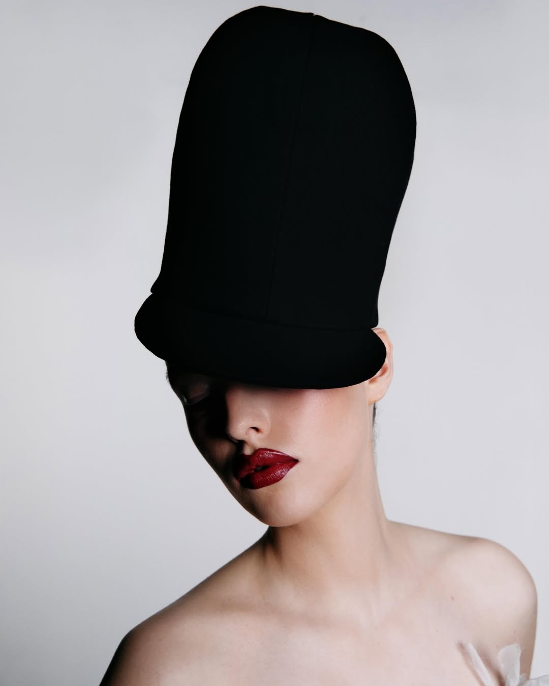 Wearable beauty for @schonmagazine shot by our photographer @helenetchen

Styling : @elviratiaou
Hair : @anitabujoli
Makeup : @alexiamzallag
Set design : @bouyssou.sarah
Assistant photo : @atta__paris
Assistant styliste : @marceline.hebert