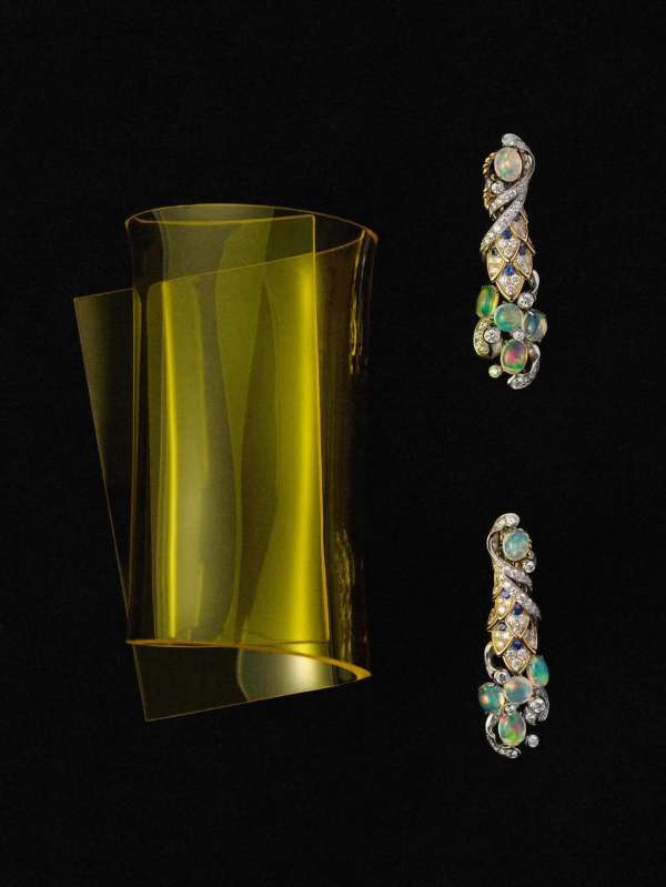 Colors & Plexiglass sculptures by our set d...