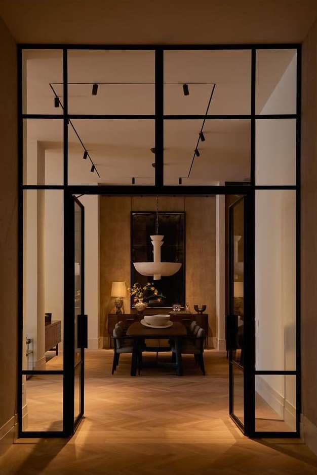 Helen Cathcart X The Whiteley Dec. 25