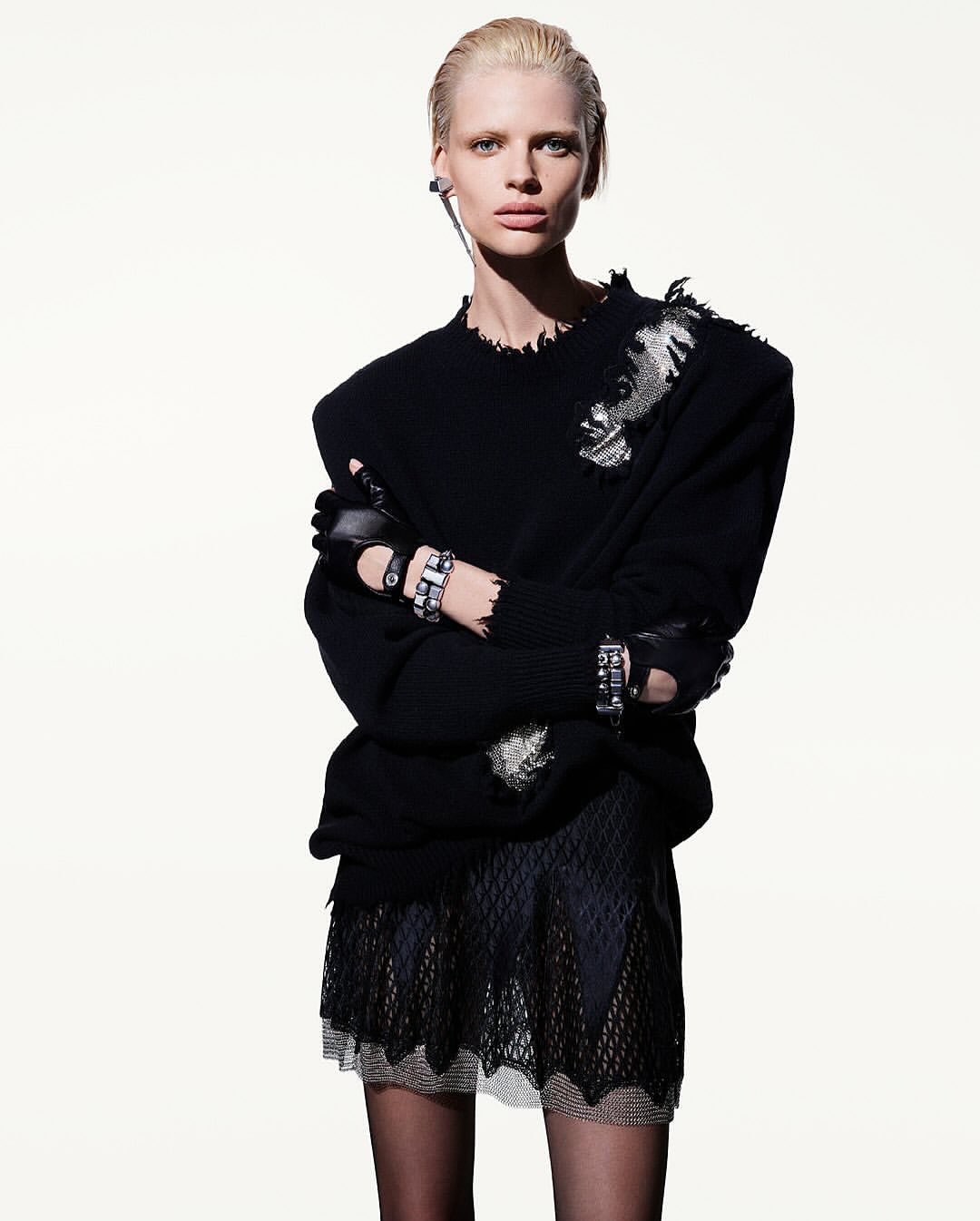 @donatella_versace @versace 

@mertalas @kjeldgaard1 @lucia_pieroni @paulhanlonhair 

Starring @claudiaschiffer @katemossagency @kristen_mcmenamy @ambervalletta @natashapoly Saskia @liuwenlw @micarganaraz @anokyai @milavaneeten @jacquilouise__ 

Casting @dmcasting