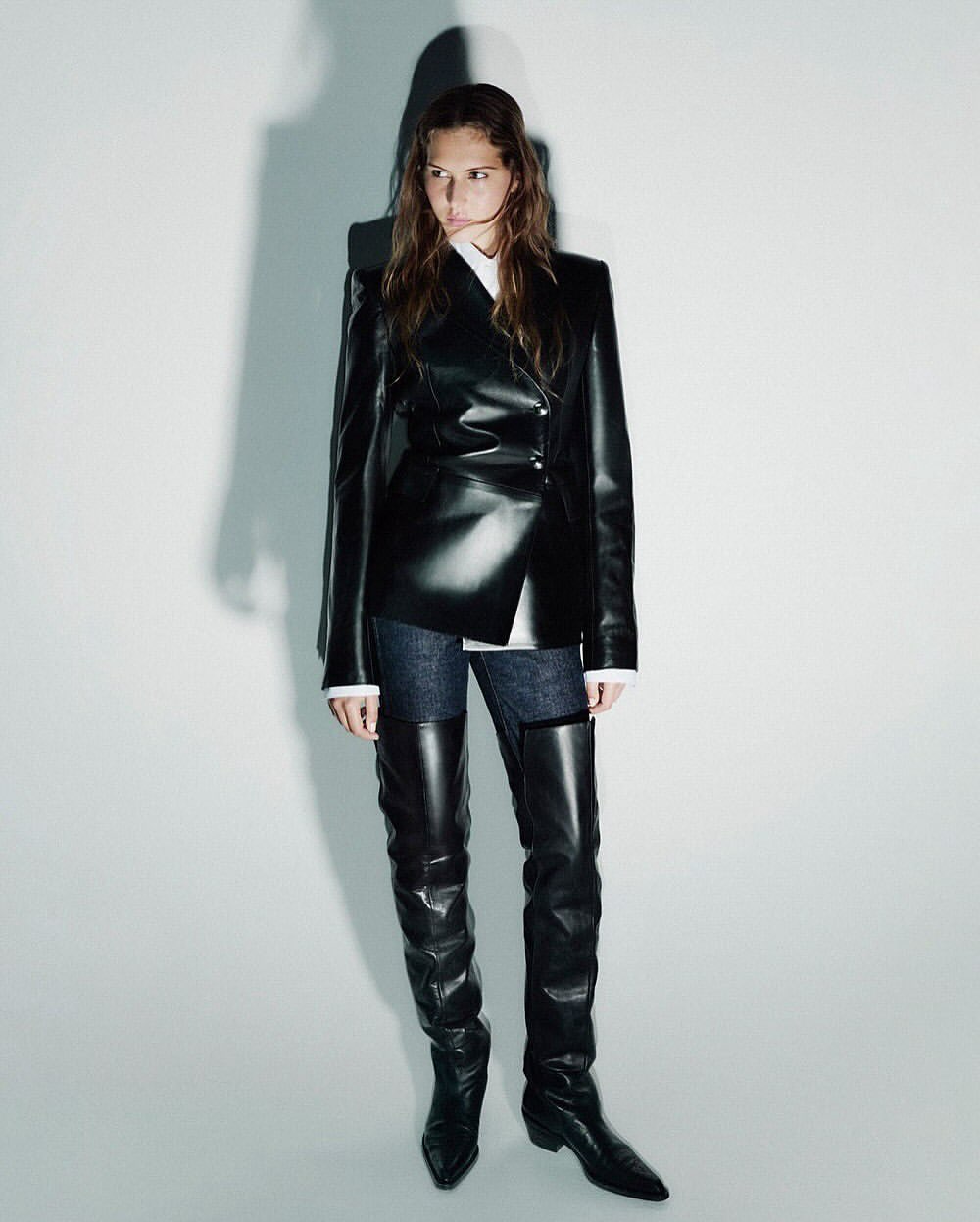 Casting for @khaite_ny by @piergiorgio and @brantreras 

@cateholstein 
@carlijnjacobs 
@elodiedavid 
@olivierschawalder 
@hiromi_ueda 

Model @angelinakendall_