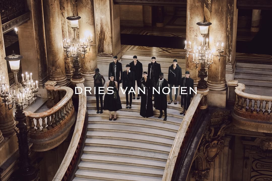 Dries Van Noten FW25 
@driesvannoten by @julianklausner 
Photo by @carlijnjacobs 

Casting by @piergiorgio @cross_bone_ @evagriavel @ilaidov 

Style @katieburnett__