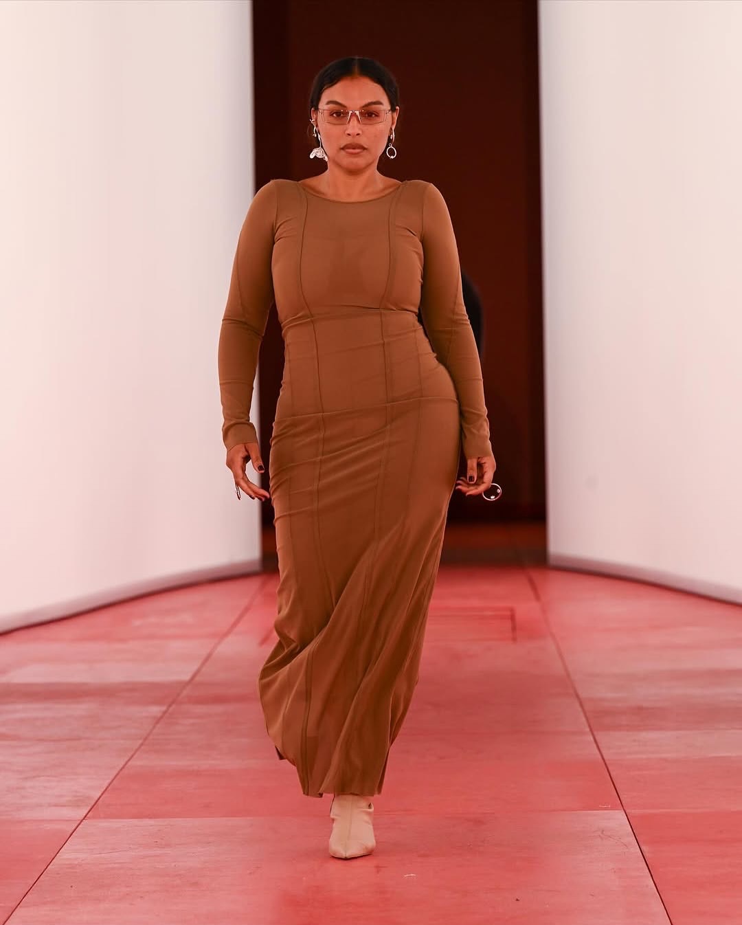 H&M London Issue FW25 Show
@hm 

Casting by @piergiorgio @helenaballadino @jussivuorenlehto @ilaidov 

@kjeldgaard1 
@damienboissinothair 
@lucyjbridge