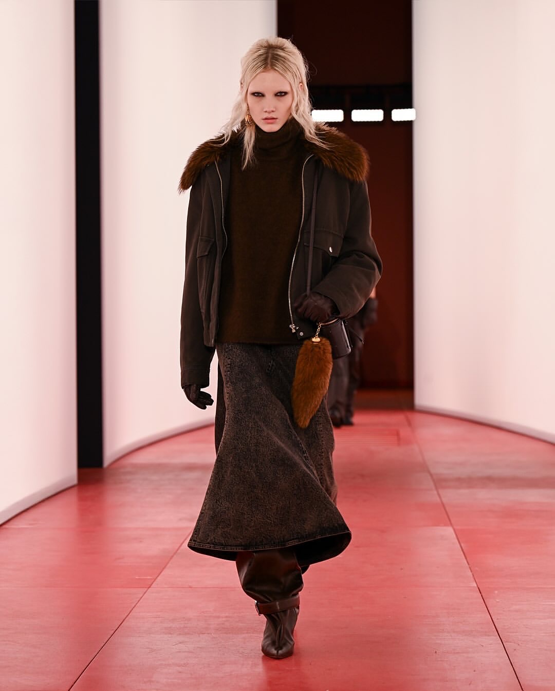 H&M London Issue FW25 Show
@hm 

Casting by @piergiorgio @helenaballadino @jussivuorenlehto @ilaidov 

@kjeldgaard1 
@damienboissinothair 
@lucyjbridge