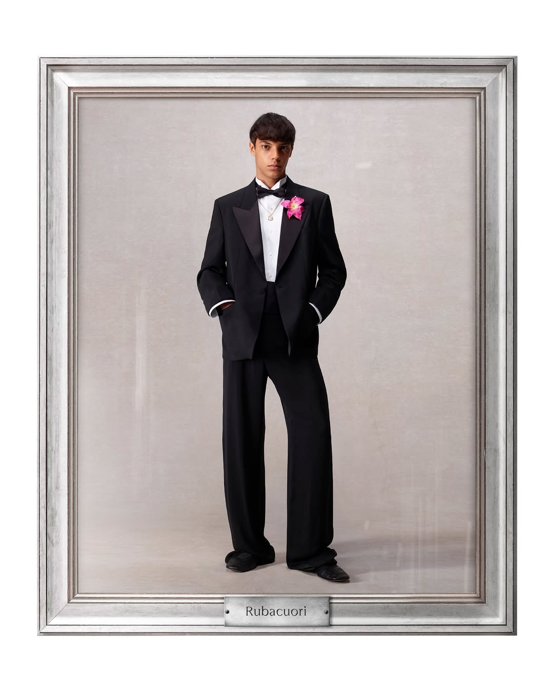 Gucci La Famiglia 2025 Collection 
By Demna

Casting by @dmcasting  @piergiorgio @helenaballadino @jussivuorenlehto 

@catherineopiestudio 
@guidopalau 
@samvissermakeup