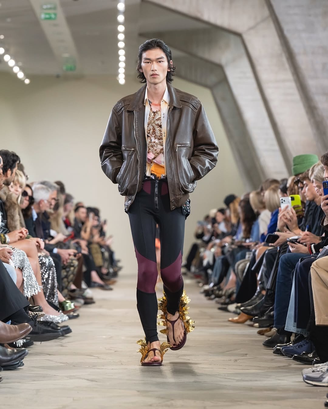@rabanne SS26 Show

Casting by @piergiorgio @jussivuorenlehto @helenaamare 

@juliendossena 
@marieameliesauve 
@duffy_duffy 
@diane.kendal