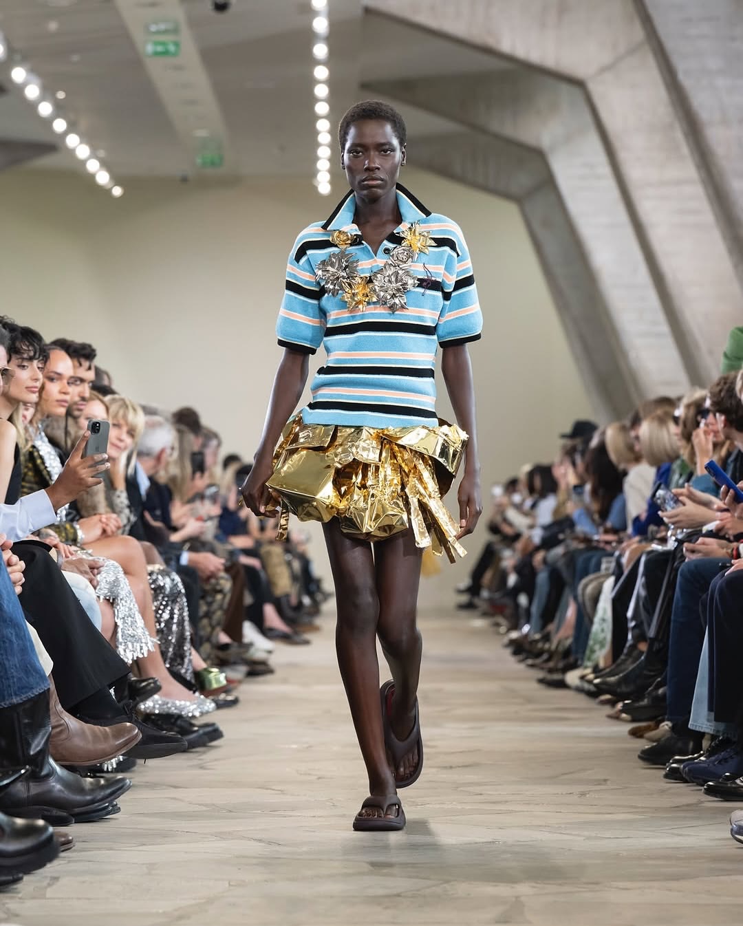 @rabanne SS26 Show

Casting by @piergiorgio @jussivuorenlehto @helenaamare 

@juliendossena 
@marieameliesauve 
@duffy_duffy 
@diane.kendal