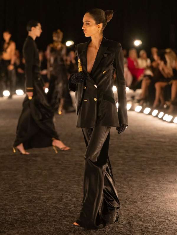 Casting by DM for @schiaparelli by @danielr...