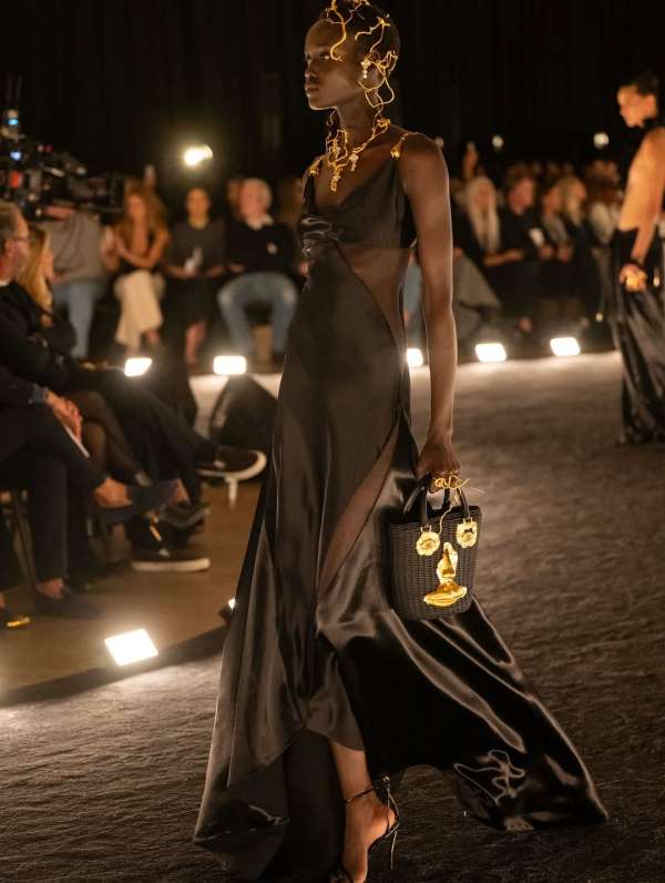 Casting by DM for @schiaparelli by @danielr...