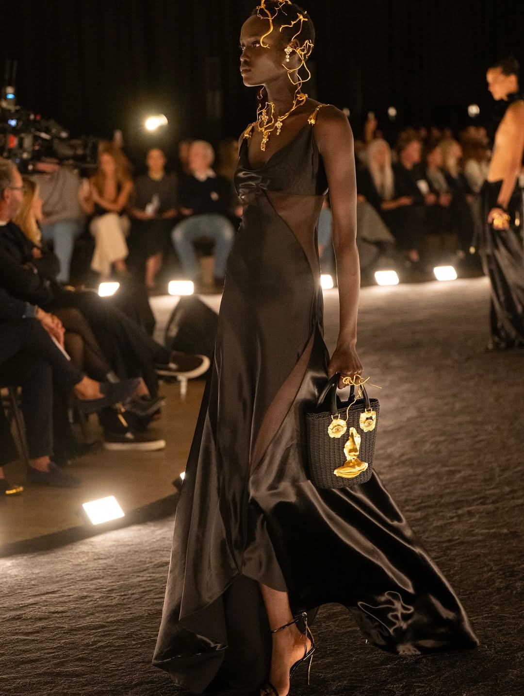 Casting by DM for @schiaparelli by @danielroseberry SS26 Show

@piergiorgio 
@_mariechaix_ 
@guidopalau 
@patmcgrathreal