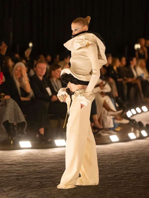 Casting by DM for @schiaparelli by @danielr...