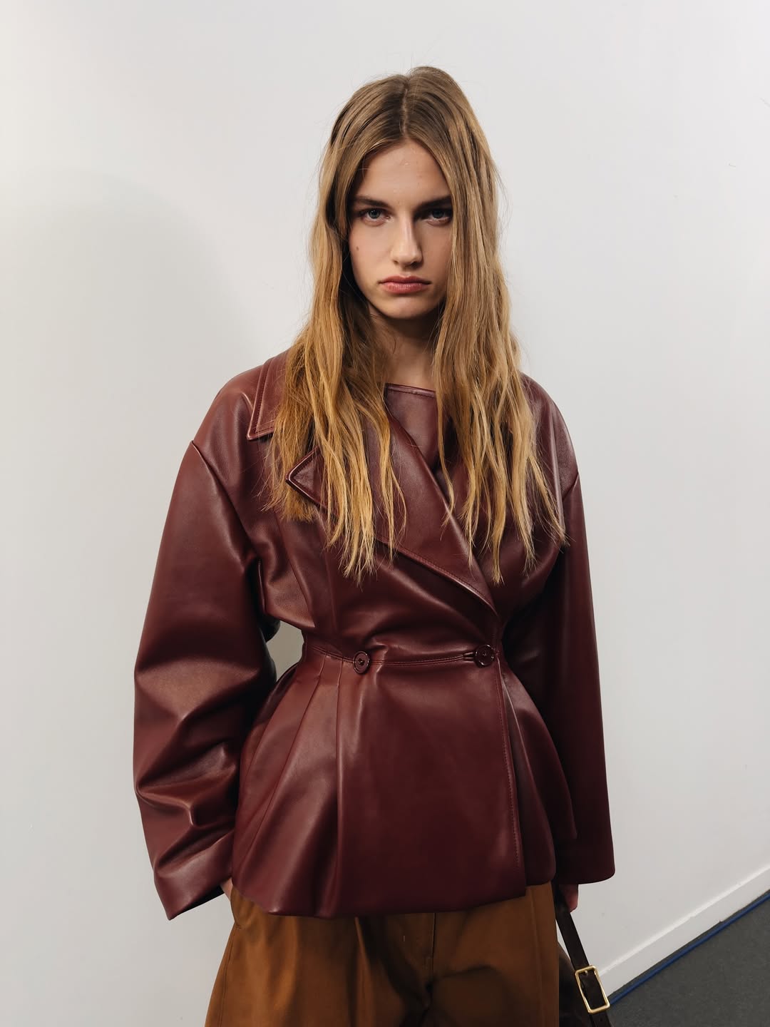 @balenciaga SS26 Show by @pppiccioli 

Casting @piergiorgio @cross_bone_ @evagriavel @_softersoftest_ 

#joemckenna 
@patmcgrathreal 
@guidopalau
@rlvrep