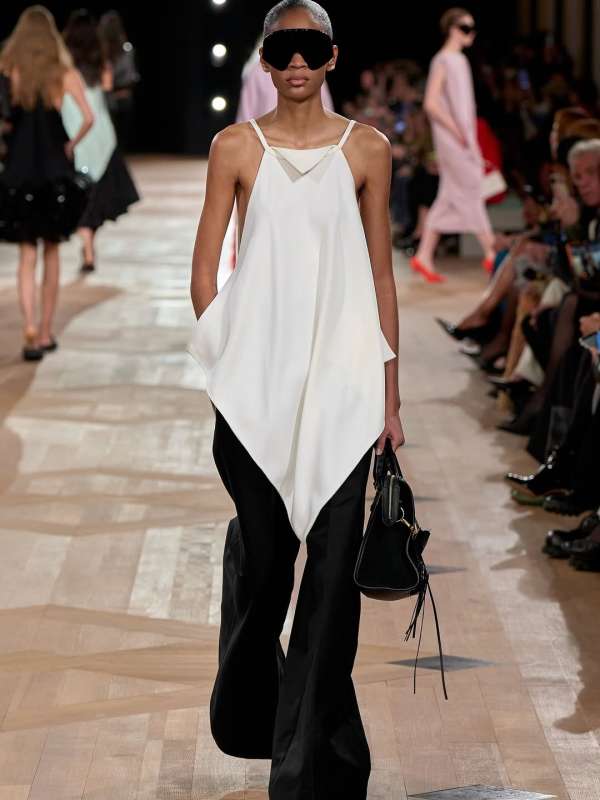 @balenciaga SS26 Show by @pppiccioli 