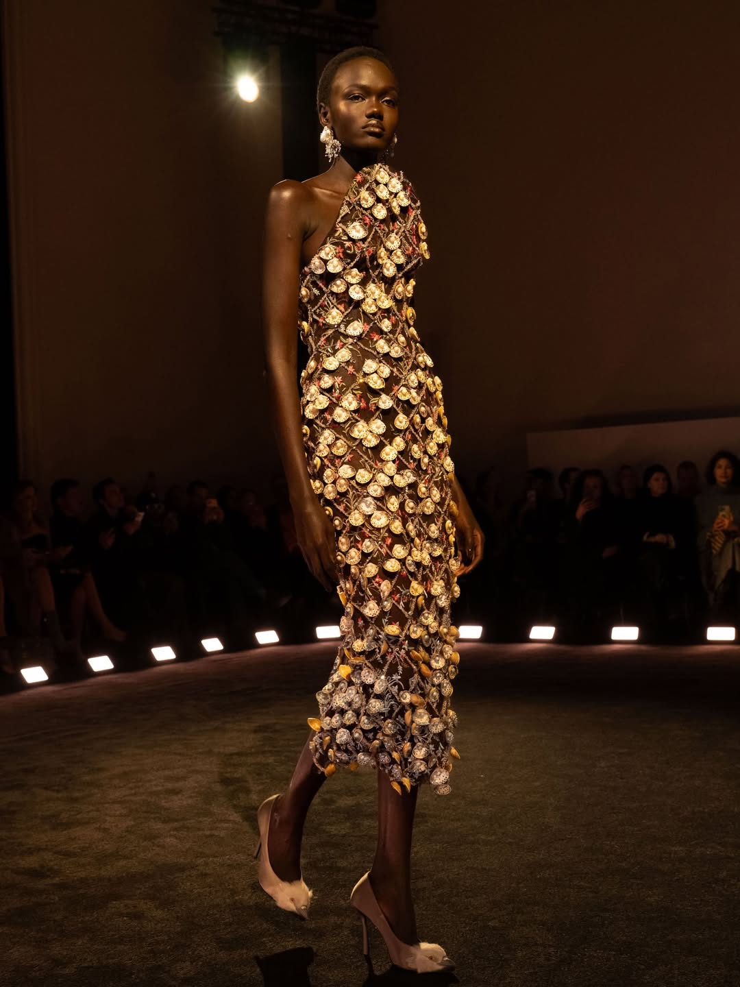 @schiaparelli haute couture spring26 by @danielroseberry 

Casting by @piergiorgio @helenaballadino 

@_mariechaix_ 
@guidopalau 
@patmcgrathreal