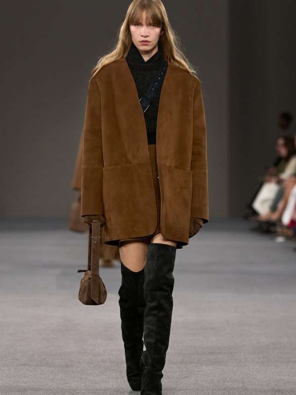 @maxmara fw26 show by @ian_griffiths1 