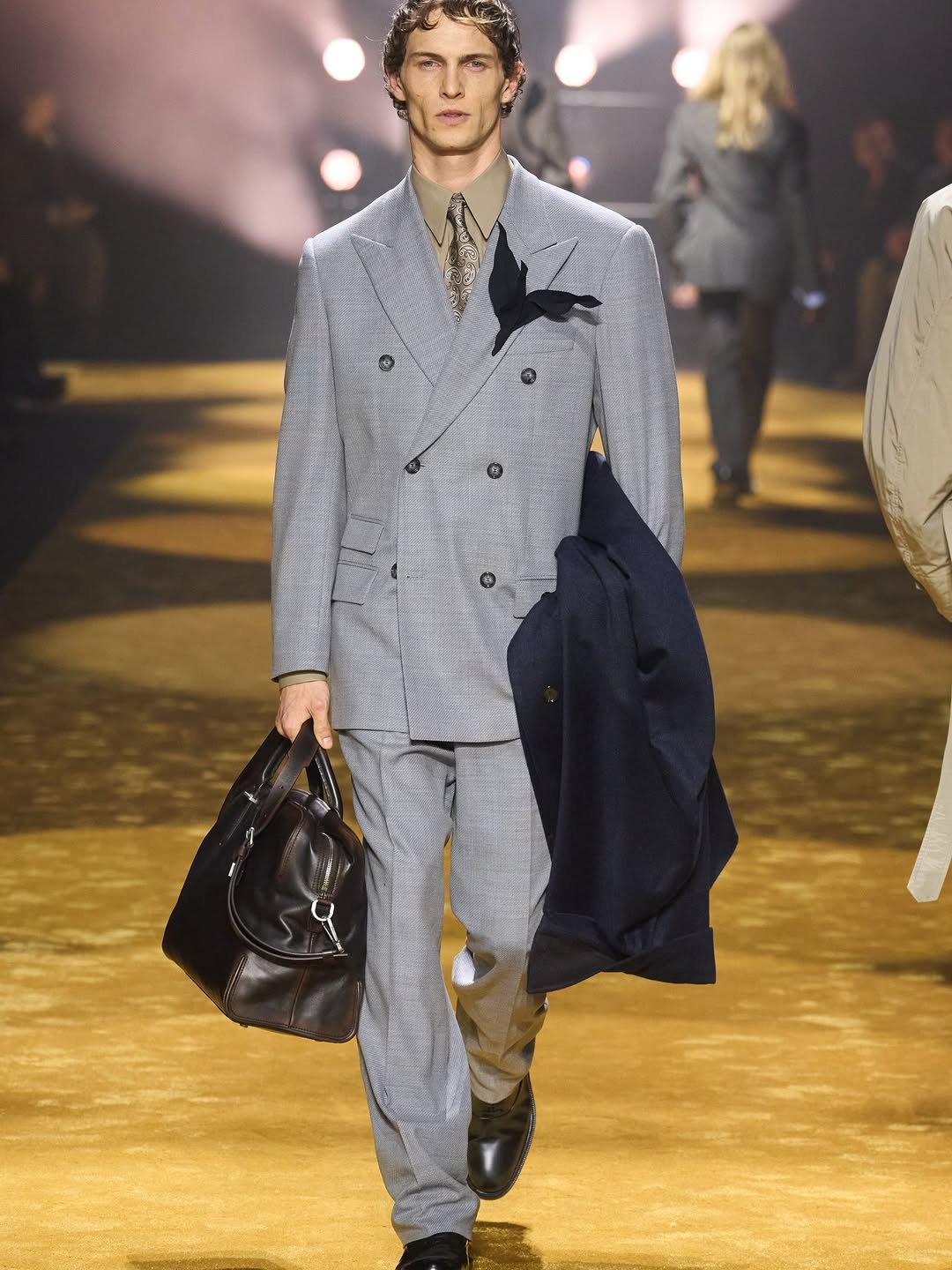 @boss fw26 show by @falcionimarco 

casting by @piergiorgio @clubjuliun @helenaamare @sorokina.dashaa 

@vanessareidofficial 
@hollismithhead 
@yad1m