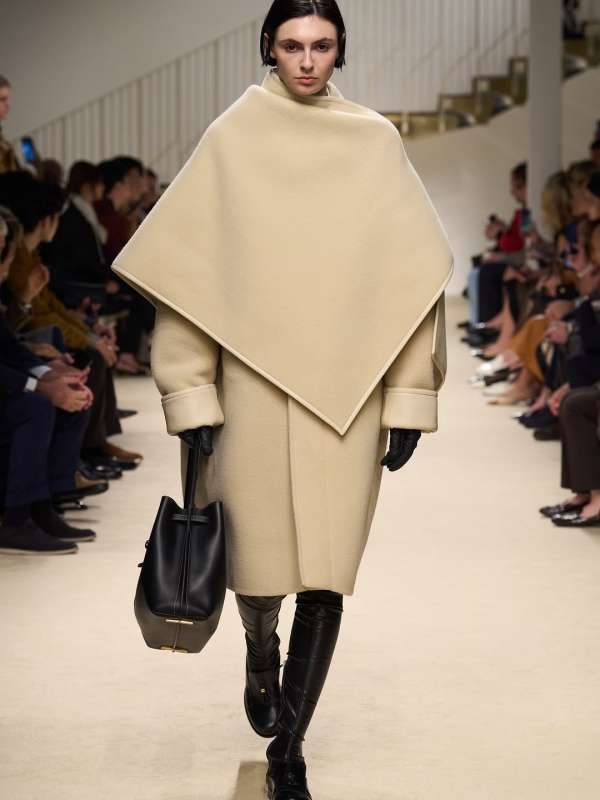 @tods fw26 show by @mt_matteotamburini 