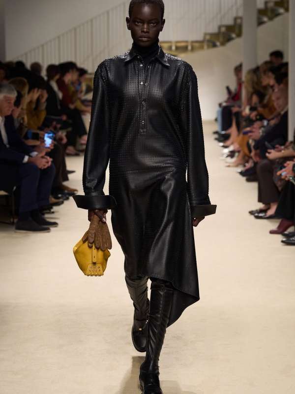 @tods fw26 show by @mt_matteotamburini 