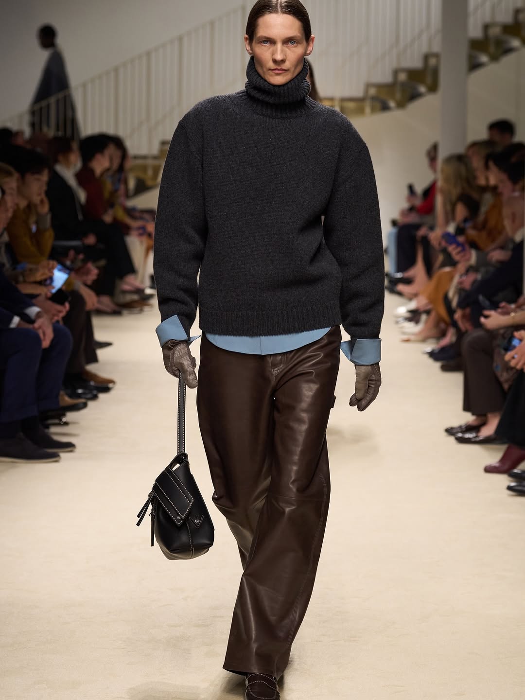 @tods fw26 show by @mt_matteotamburini 

Casting by @piergiorgio @giuliamassullo @ilaidov @headenistic 

#camillanickerson 
@hannah_murray1
@rlvrep