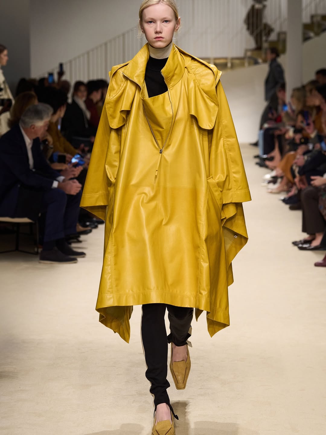 @tods fw26 show by @mt_matteotamburini 

Casting by @piergiorgio @giuliamassullo @ilaidov @headenistic 

#camillanickerson 
@hannah_murray1
@rlvrep