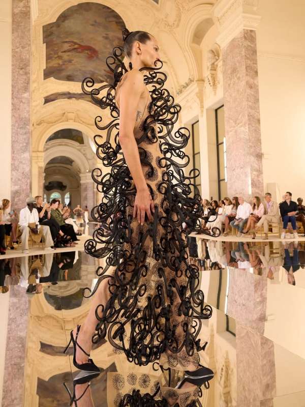 @schiaparelli haute couture by @danielroseb...