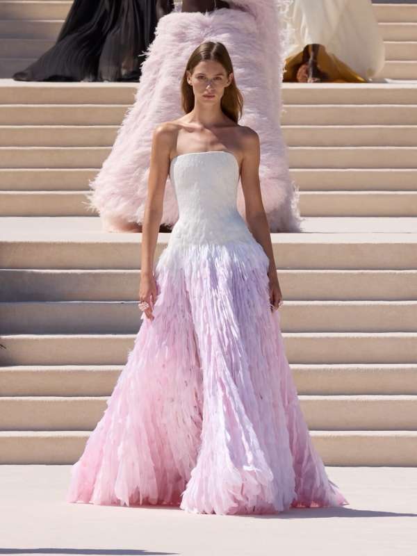 @balenciaga Haute Couture Show by @pppiccio...